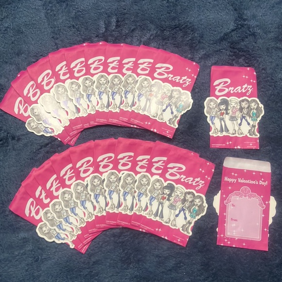 Y2K Character Valentines Cards Lot of 112 No Box - Picture 10 of 10